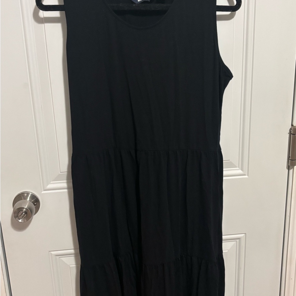Tiered Petite Black Sleeveless Maxi Dress